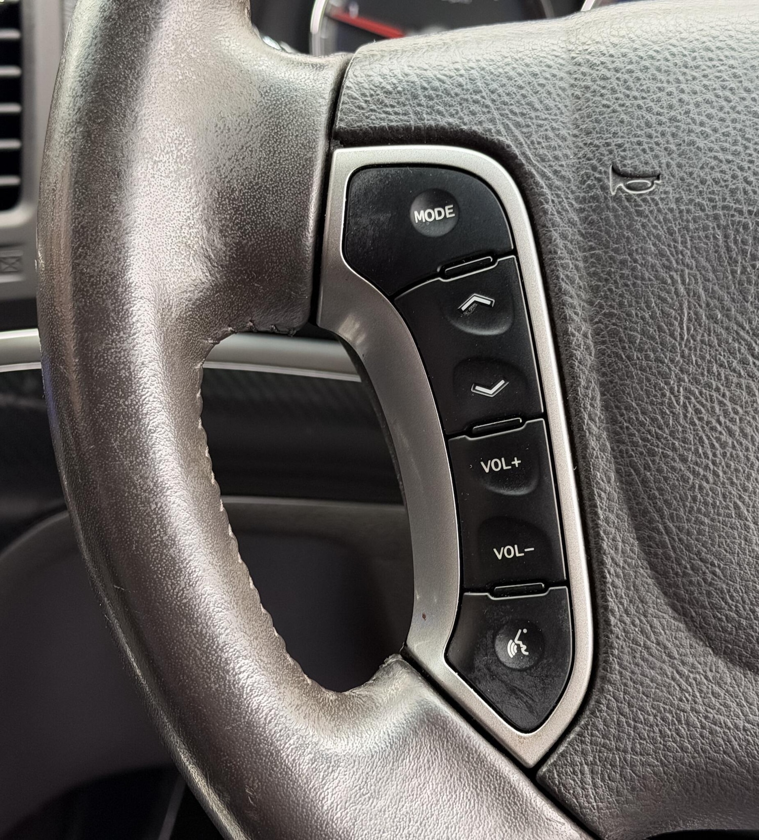 Used Hyundai Santa Fe 2012 for sale - 76727836: Photo 14