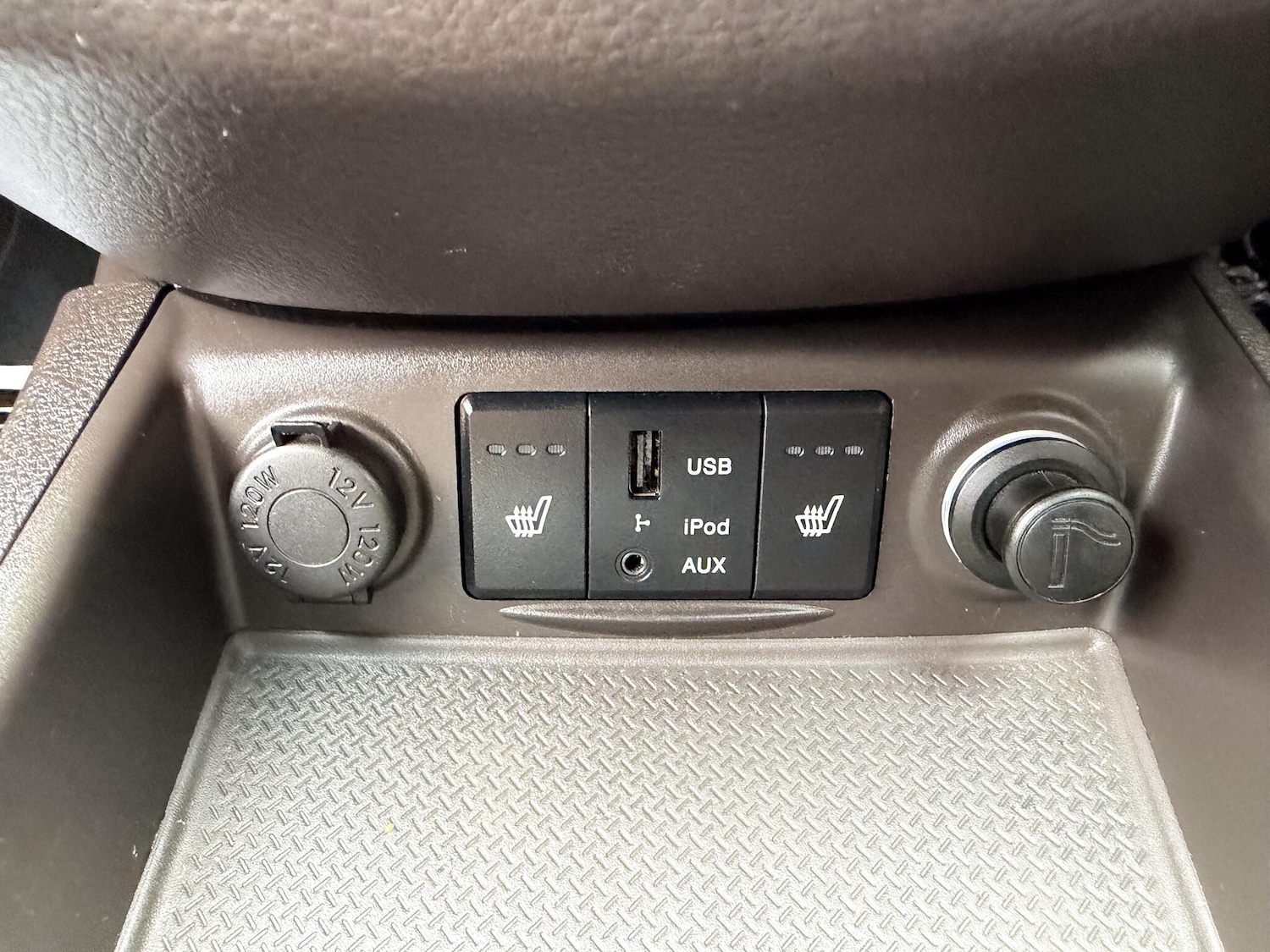 Used Hyundai Santa Fe 2012 for sale - 76727836: Photo 28