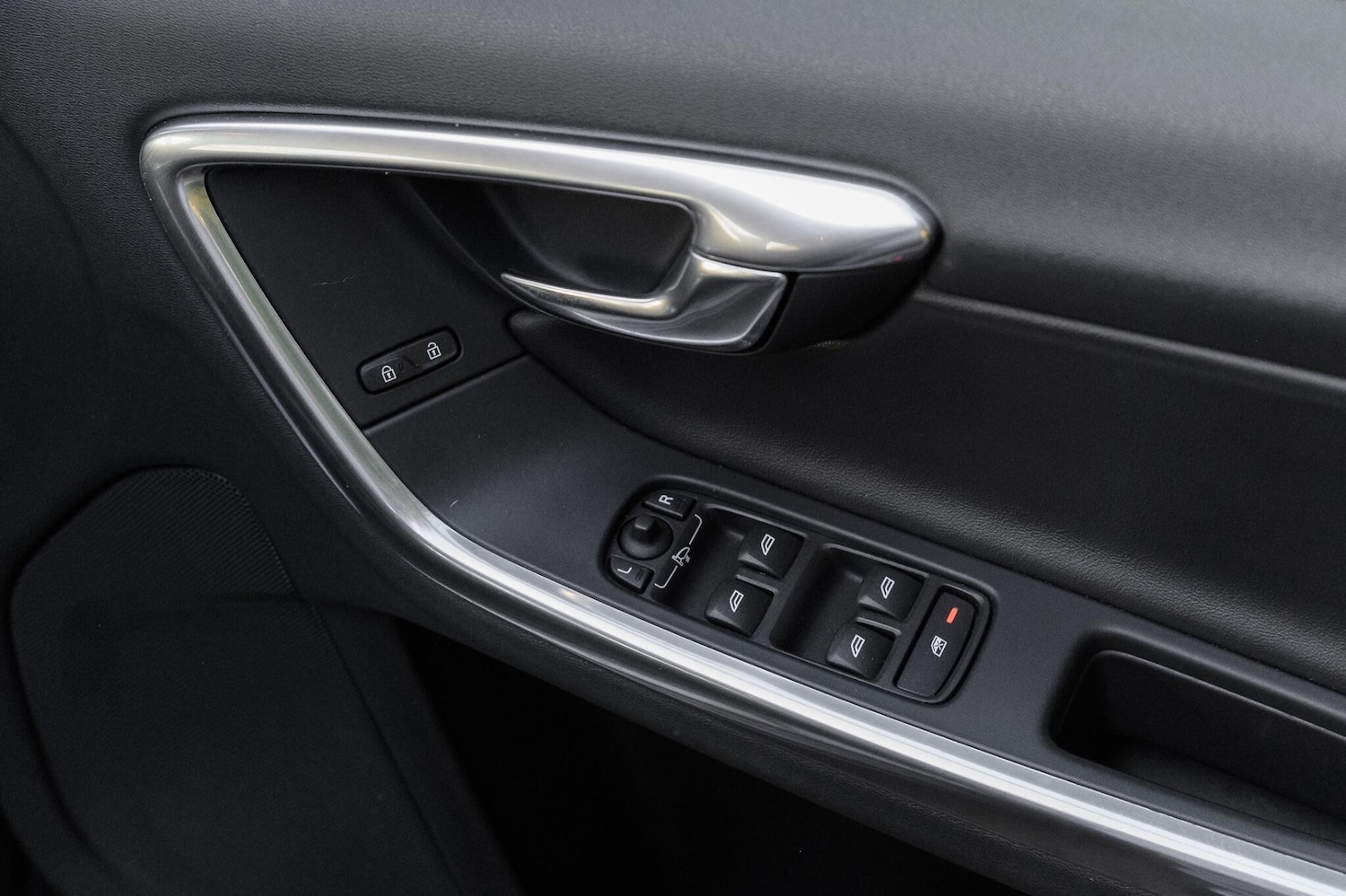 Used Volvo S60 2015 for sale - 76409290: Photo 46