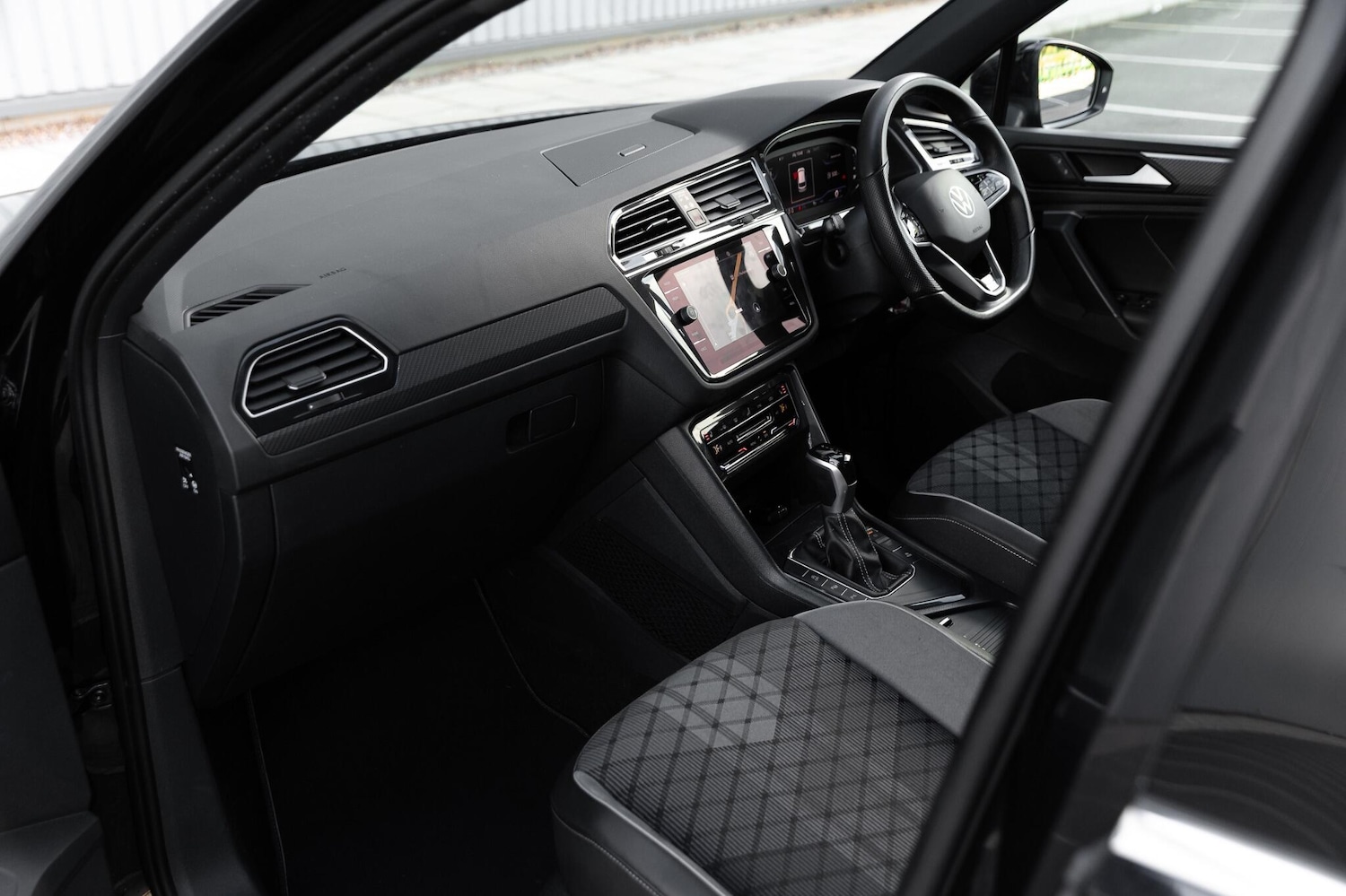 Used Volkswagen Tiguan 2020 for sale - 76201289: Photo 33