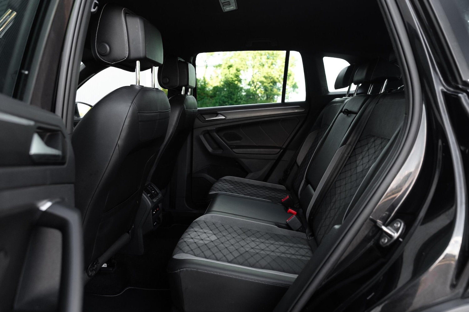 Used Volkswagen Tiguan 2020 for sale - 76201289: Photo 36