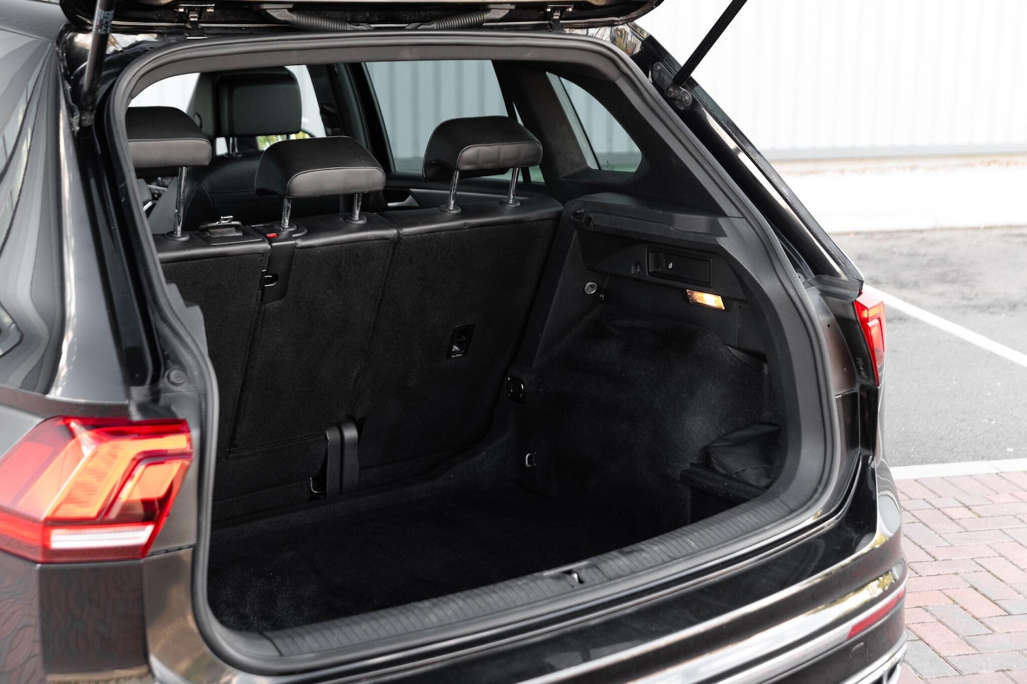 Used Volkswagen Tiguan 2020 for sale - 76201289: Photo 44