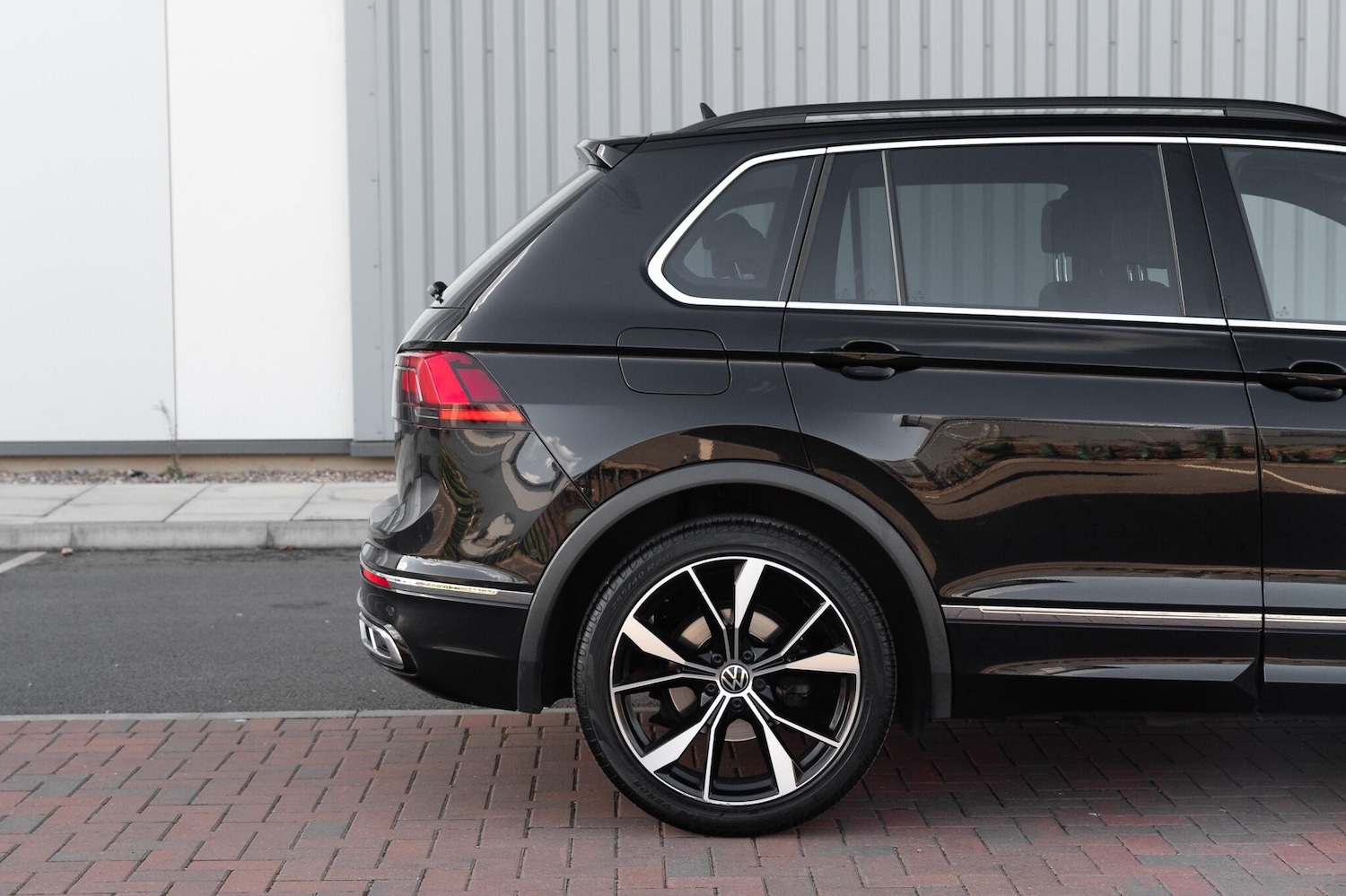 Used Volkswagen Tiguan 2020 for sale - 76201289: Photo 48