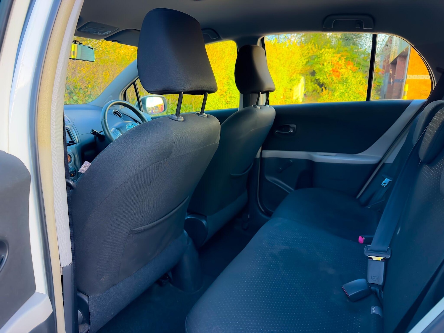 Used Toyota Yaris 2011 for sale - 78057795: Photo 32