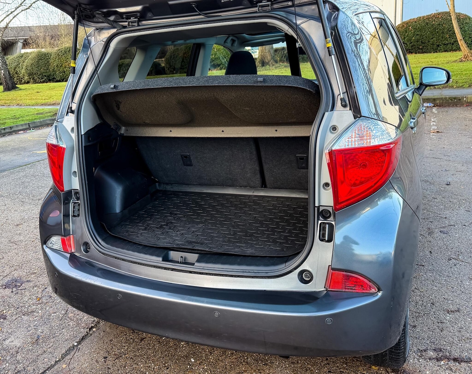 Used Toyota Verso 2011 for sale - 76898762: Photo 23