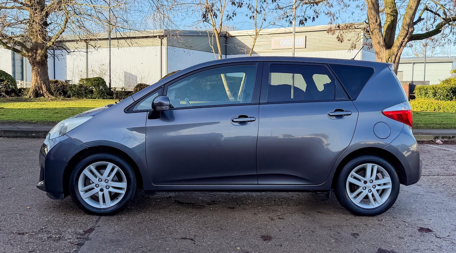 Used Toyota Verso 2011 for sale - 76898762: Photo 6