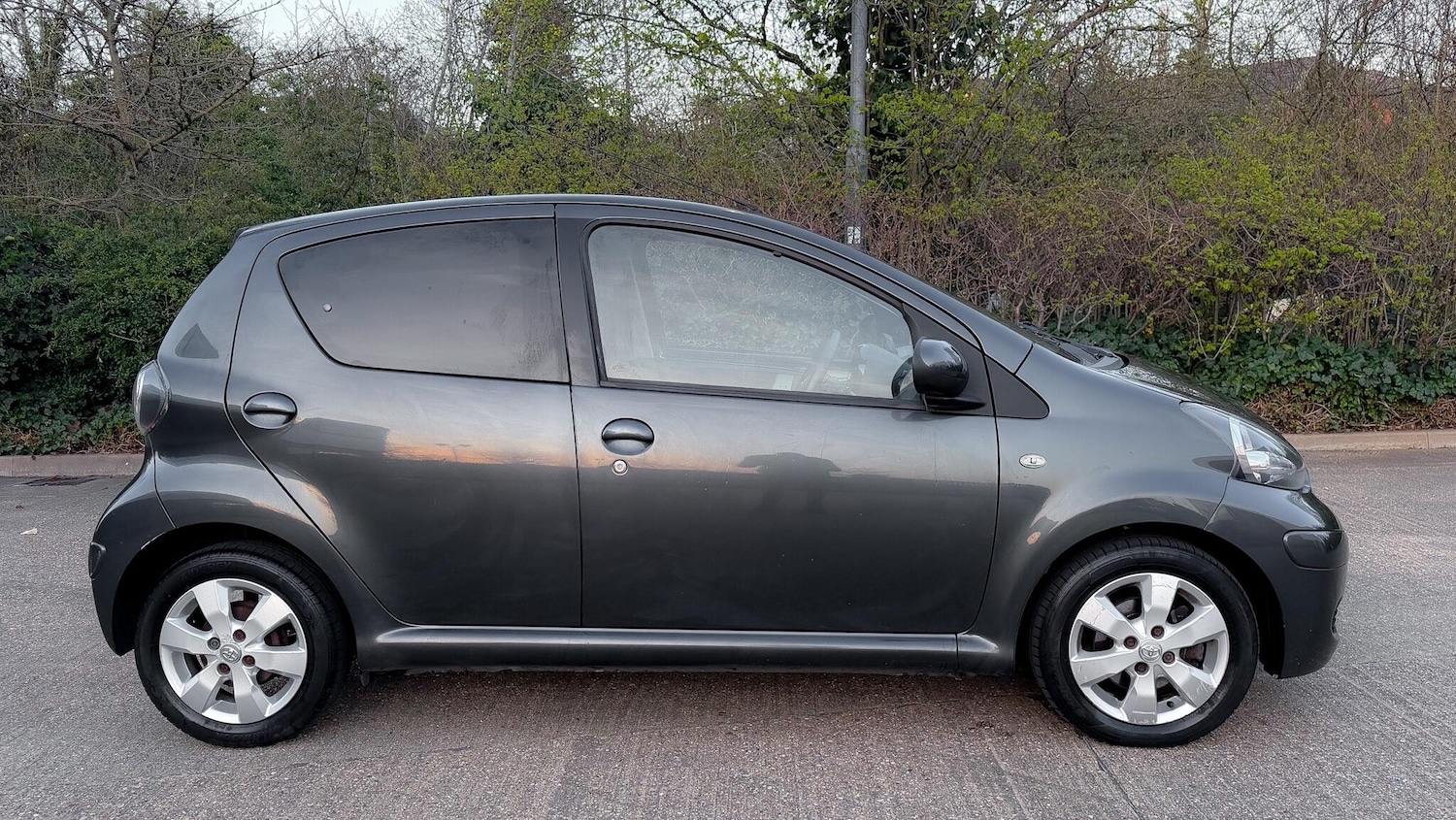 Used Toyota AYGO 2011 for sale - 77977980: Photo 11