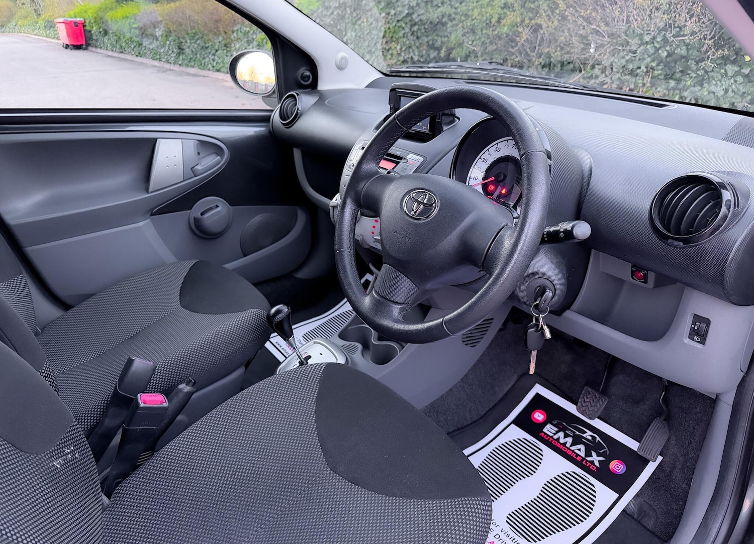 Used Toyota AYGO 2011 for sale - 77977980: Photo 3