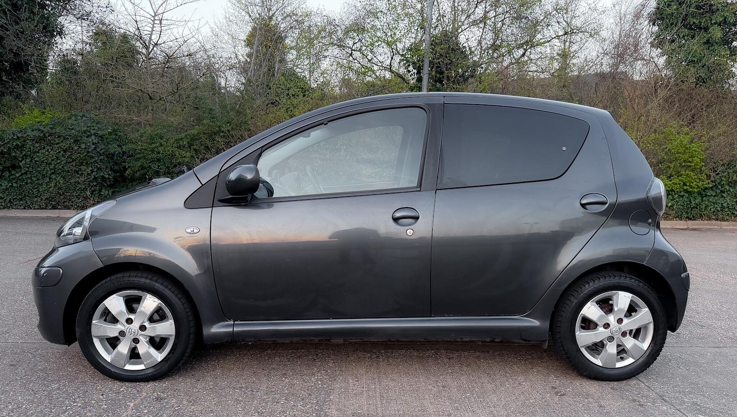 Used Toyota AYGO 2011 for sale - 77977980: Photo 6