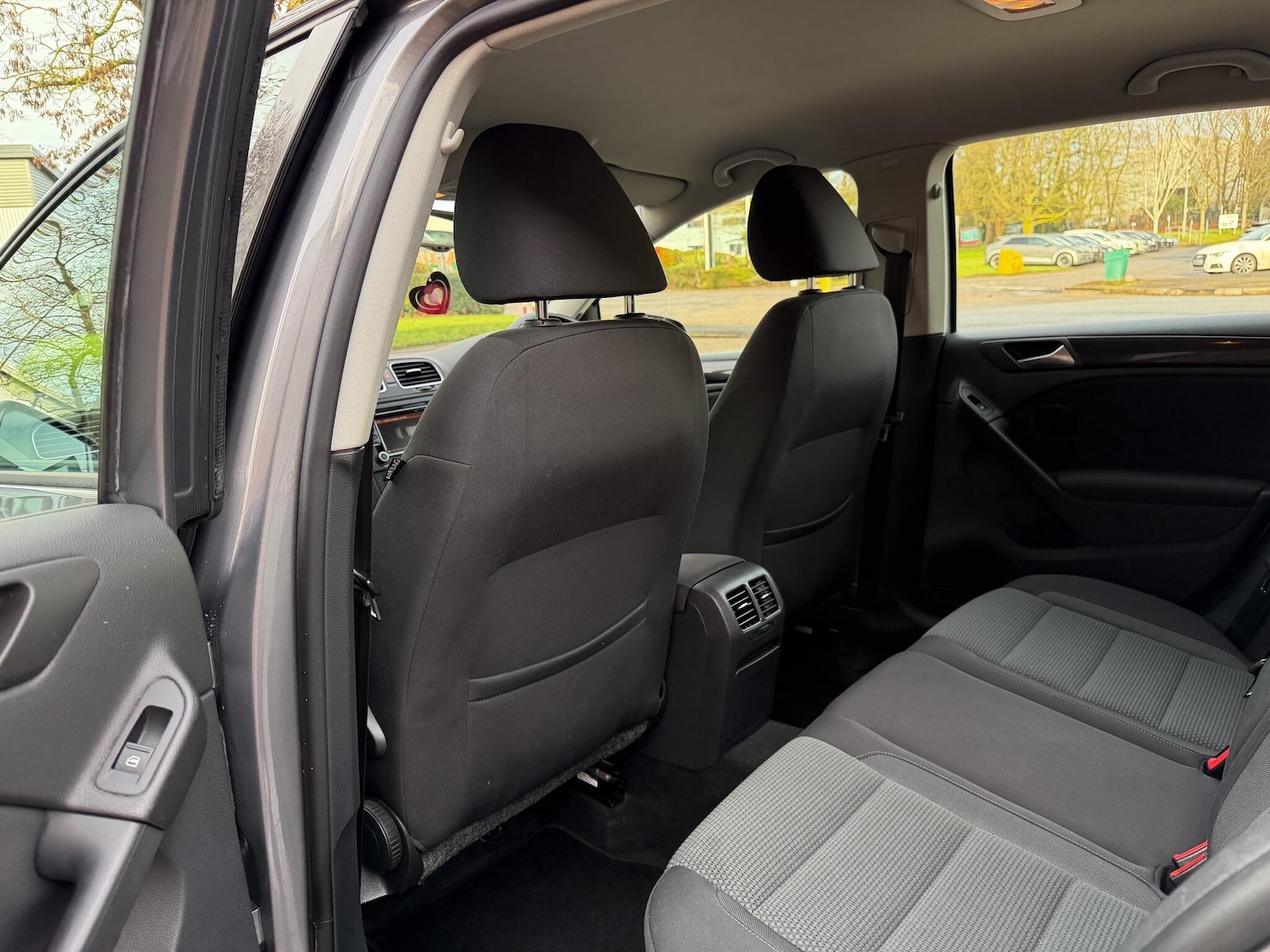 Used Volkswagen Golf 2011 for sale - 77203356: Photo 32