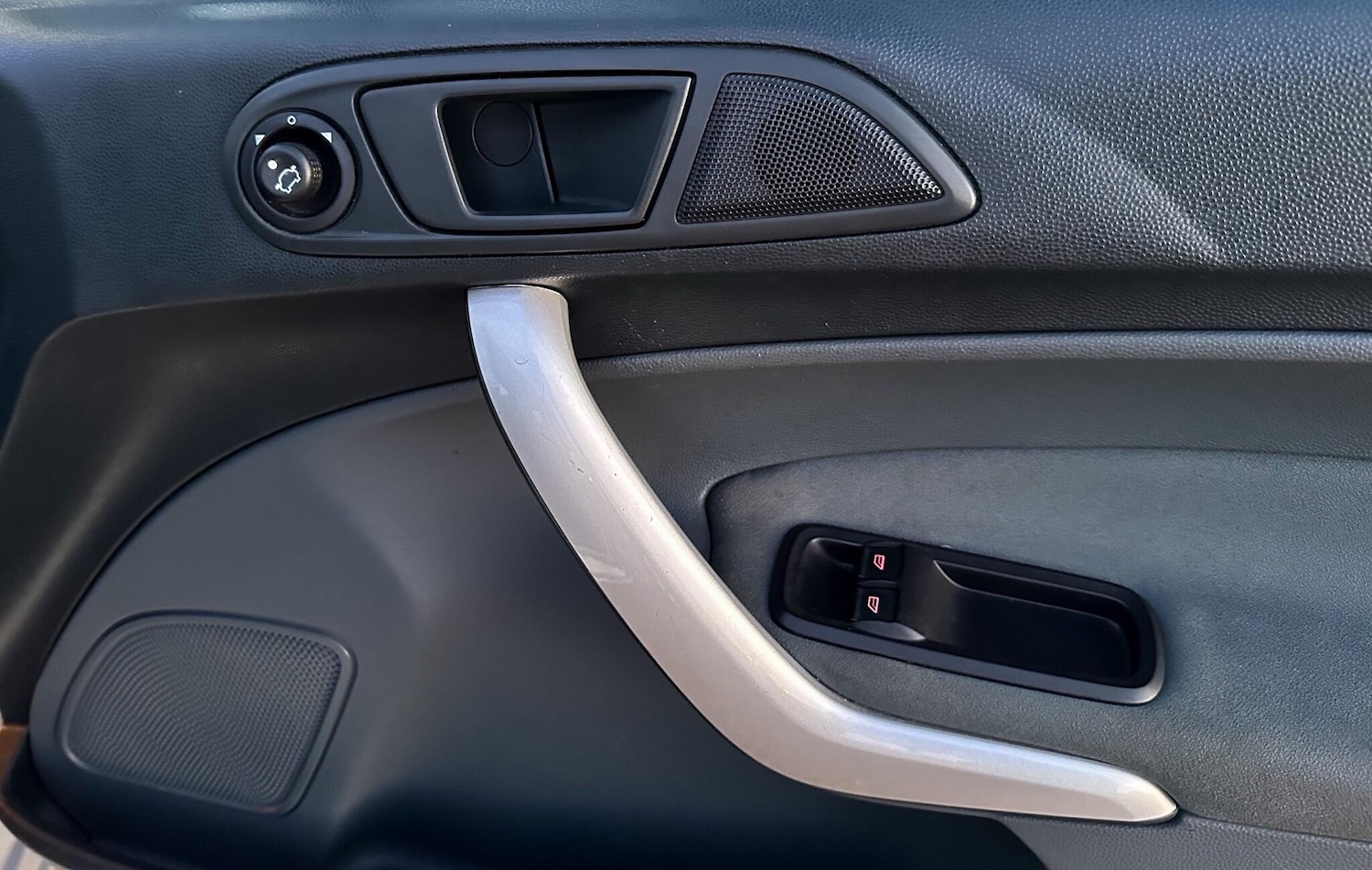 Used Ford Fiesta 2011 for sale - 77229475: Photo 28