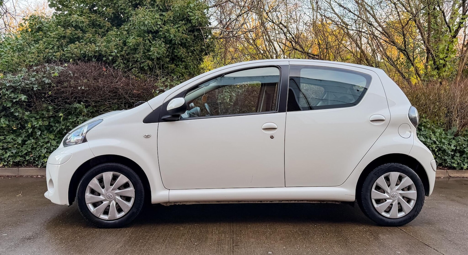 Used Toyota AYGO 2014 for sale - 76926827: Photo 6