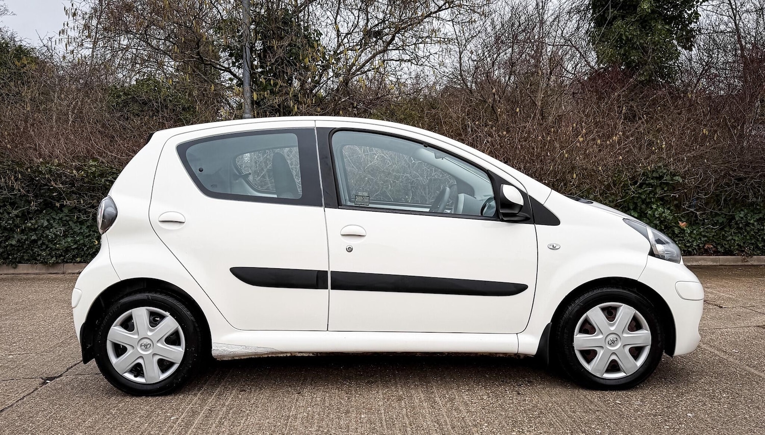 Used Toyota AYGO 2010 for sale - 77330534: Photo 12