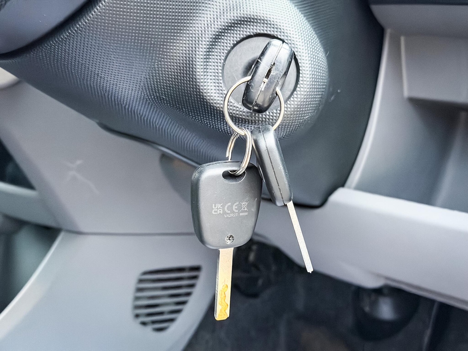 Used Toyota AYGO 2010 for sale - 77330534: Photo 16