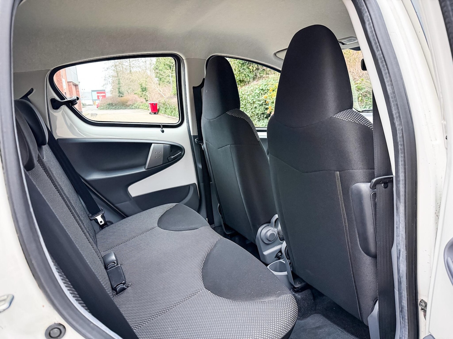 Used Toyota AYGO 2010 for sale - 77330534: Photo 24