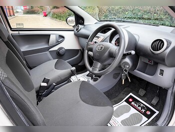 Used Toyota AYGO 2010 for sale - 77330534: Photo