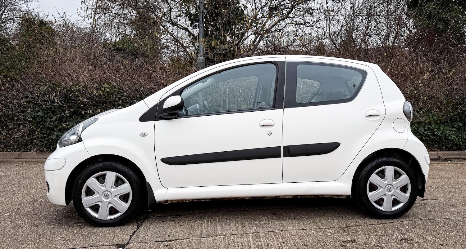 Used Toyota AYGO 2010 for sale - 77330534: Photo 6