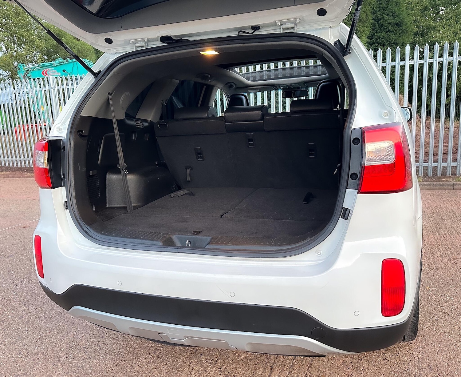 Used Kia Sorento for sale - 76899013: Photo 35