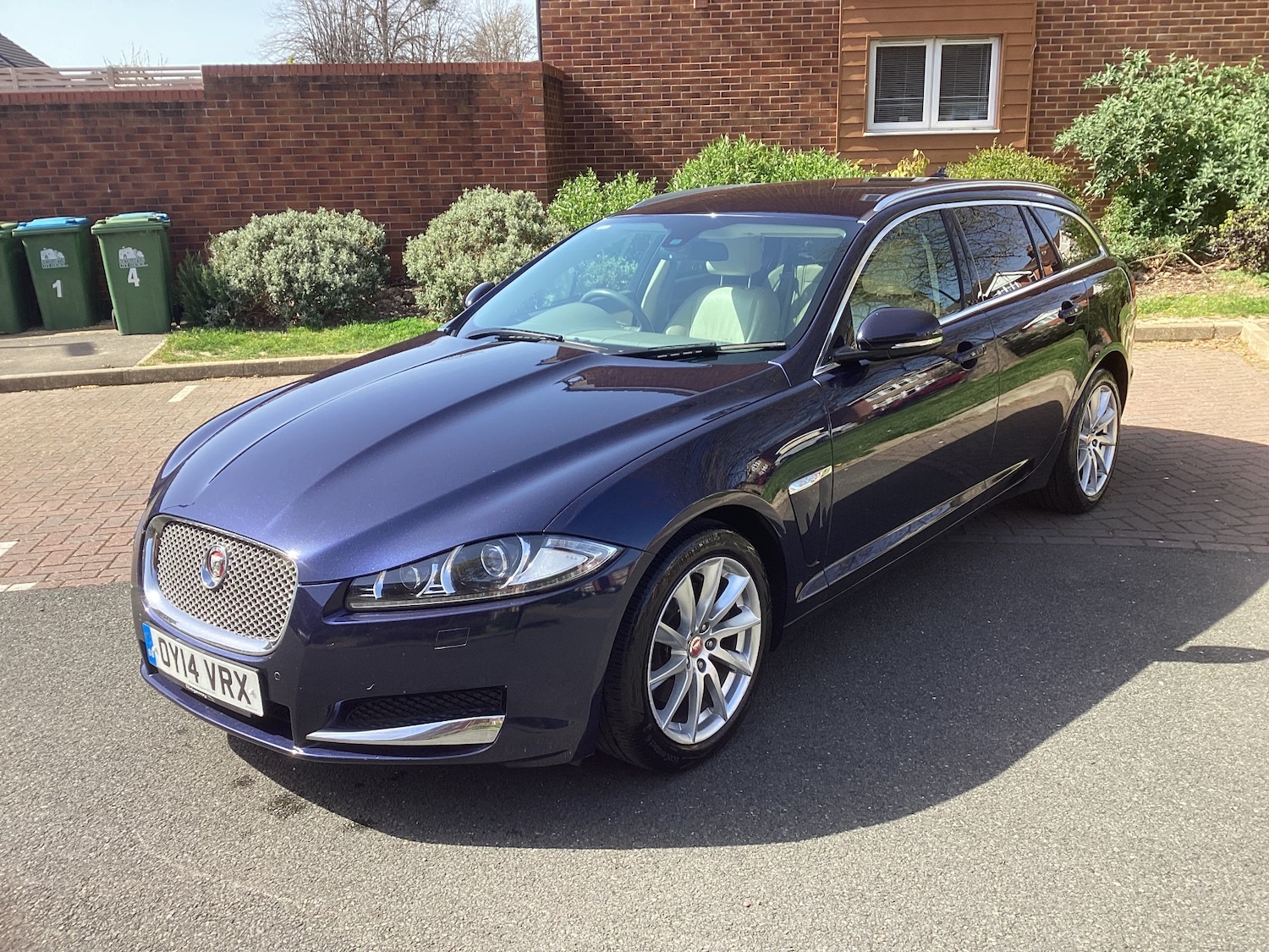 Used Jaguar XF 2014 for sale - 78163779: Photo 3