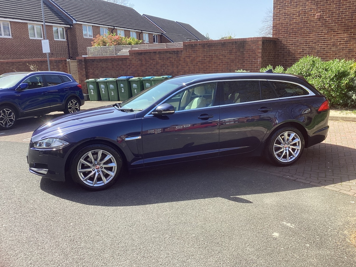 Used Jaguar XF 2014 for sale - 78163779: Photo 4