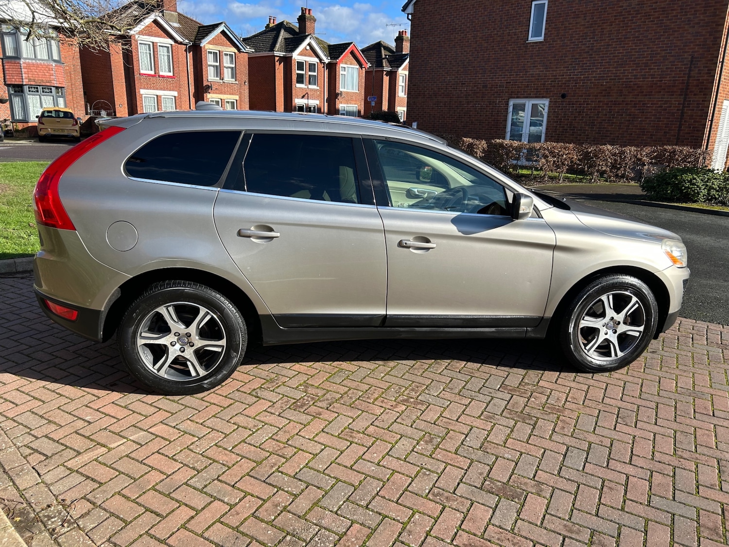 Used Volvo XC60 2011 for sale - 77449629: Photo 4