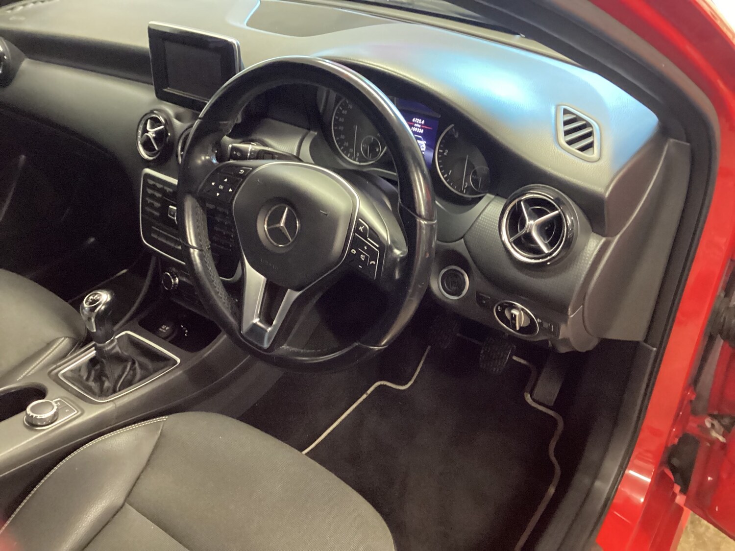 Used Mercedes-Benz A-Class 2013 for sale - 77195235: Photo 8