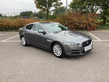 Used Jaguar XE 2015 for sale - 76075651: Photo