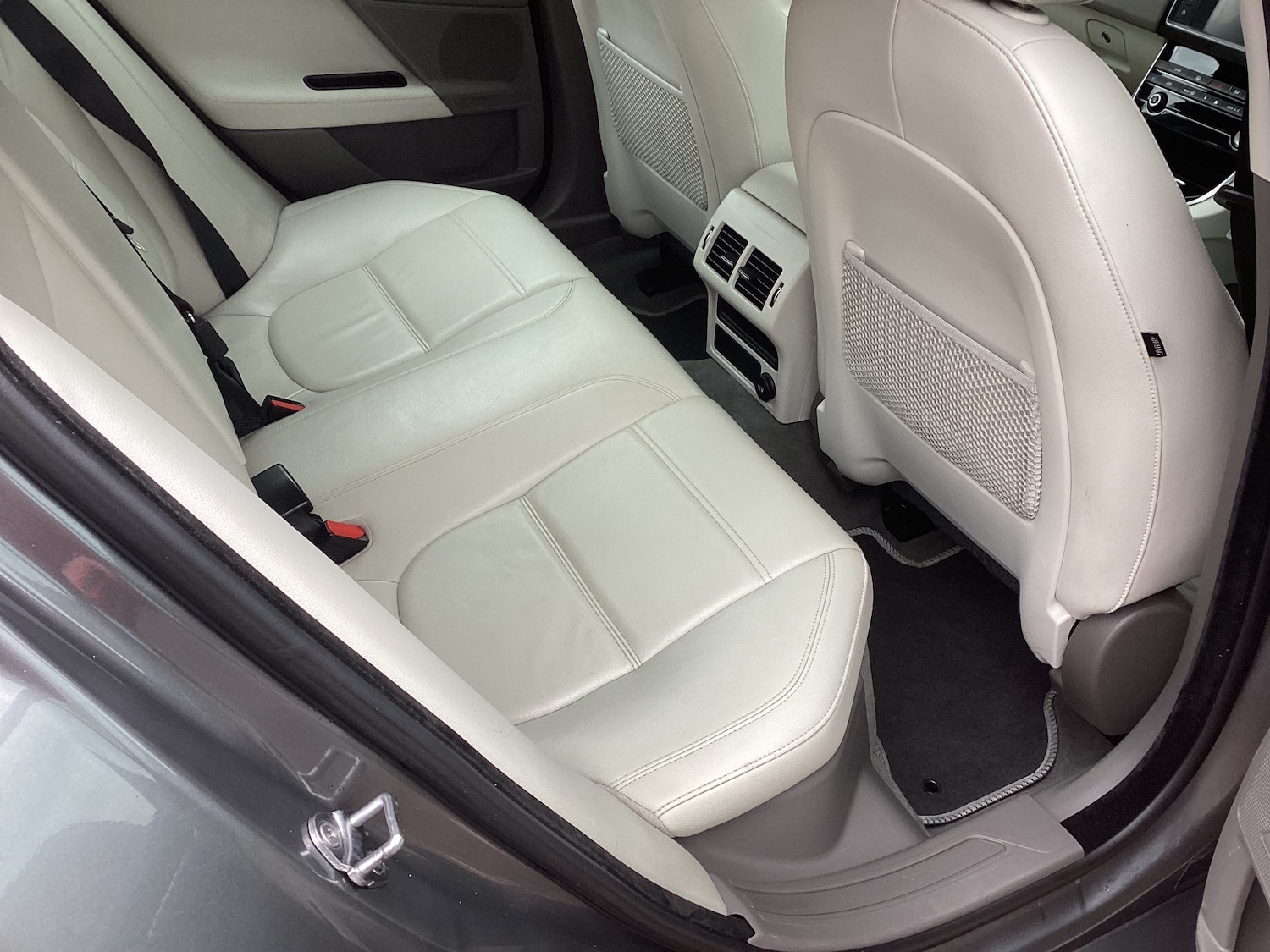 Used Jaguar XE 2017 for sale - 78077261: Photo 10