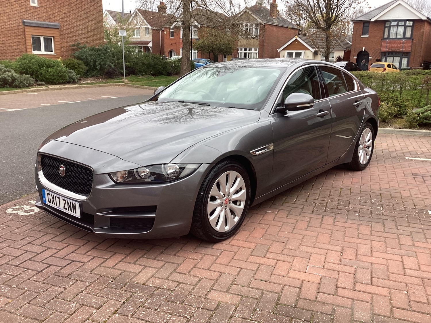 Used Jaguar XE 2017 for sale - 78077261: Photo 3
