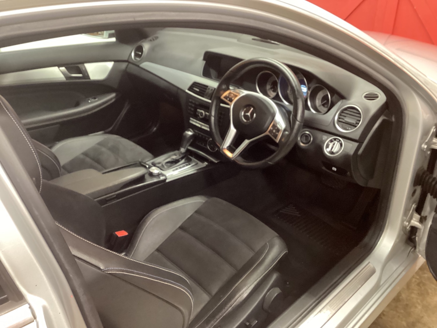 Used Mercedes-Benz C Class 2014 for sale - 78010981: Photo 2