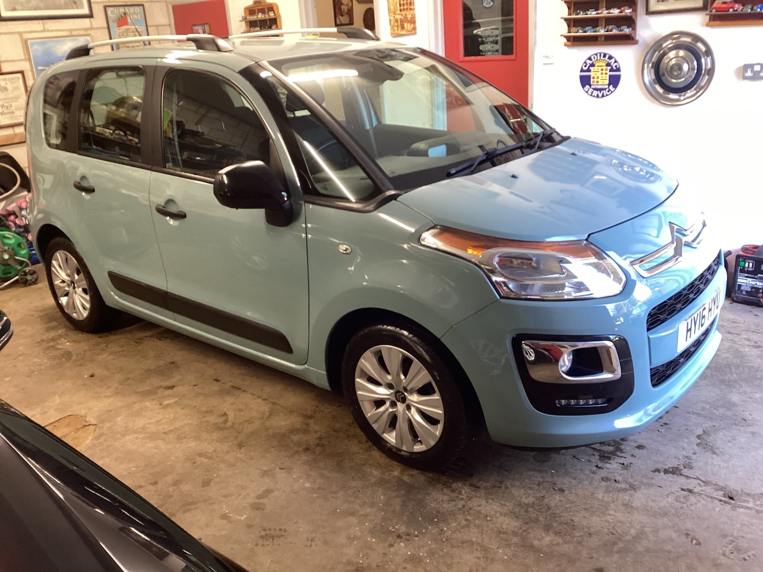 Used Citroen C3 Picasso 2016 for sale - 76638789: Photo 2