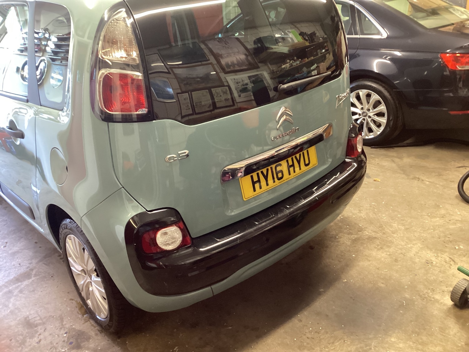 Used Citroen C3 Picasso 2016 for sale - 76638789: Photo 3