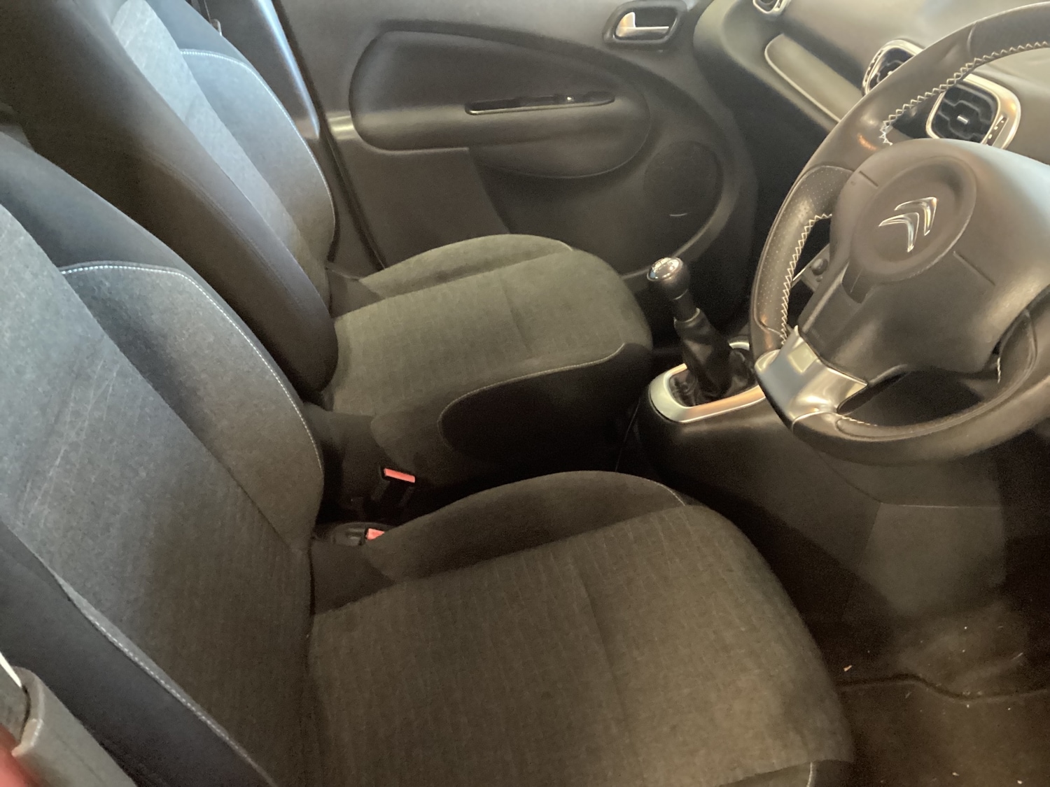 Used Citroen C3 Picasso 2016 for sale - 76638789: Photo 5