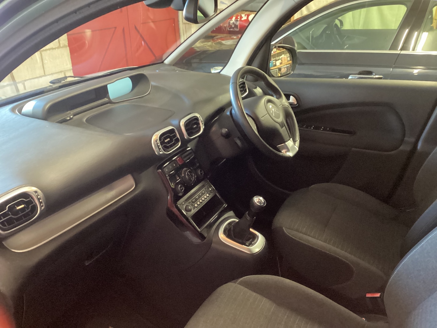 Used Citroen C3 Picasso 2016 for sale - 76638789: Photo 6