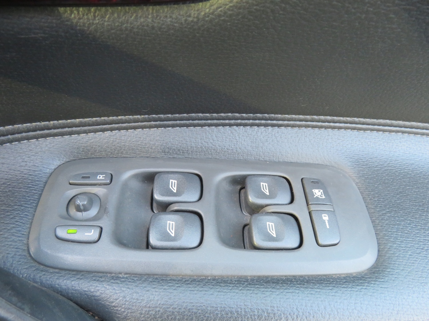 Used Volvo S60 2002 for sale - 76637655: Photo 17