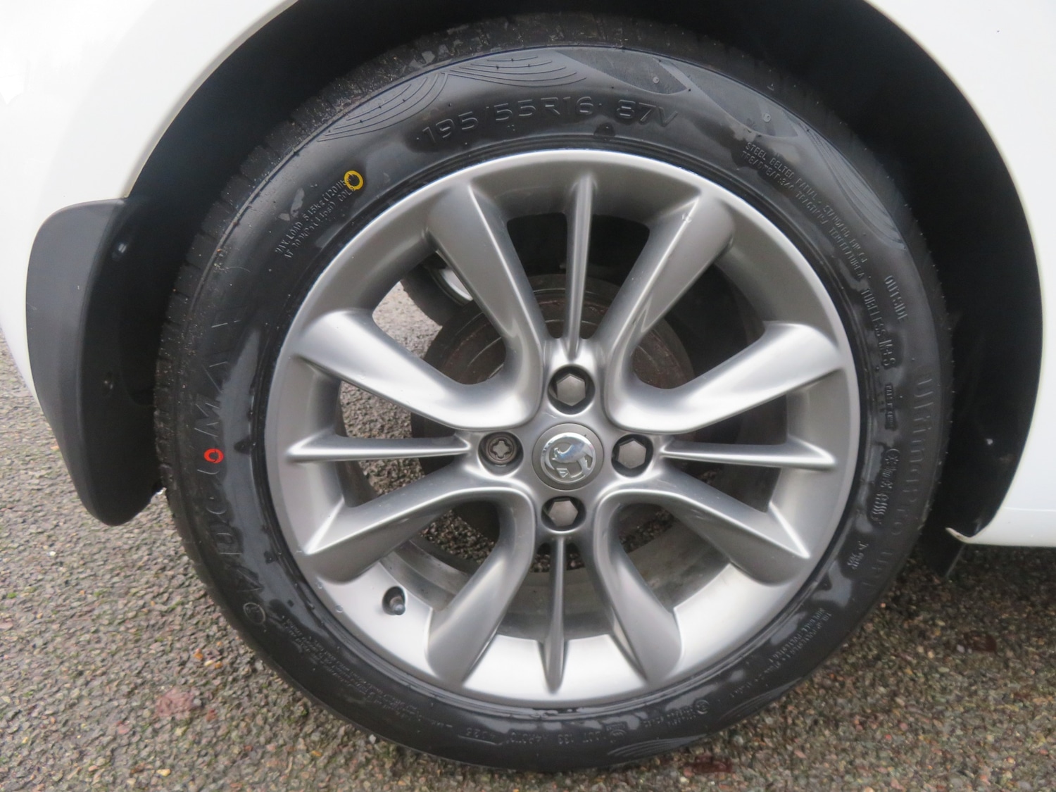 Used Vauxhall ADAM 2015 for sale - 77622588: Photo 8