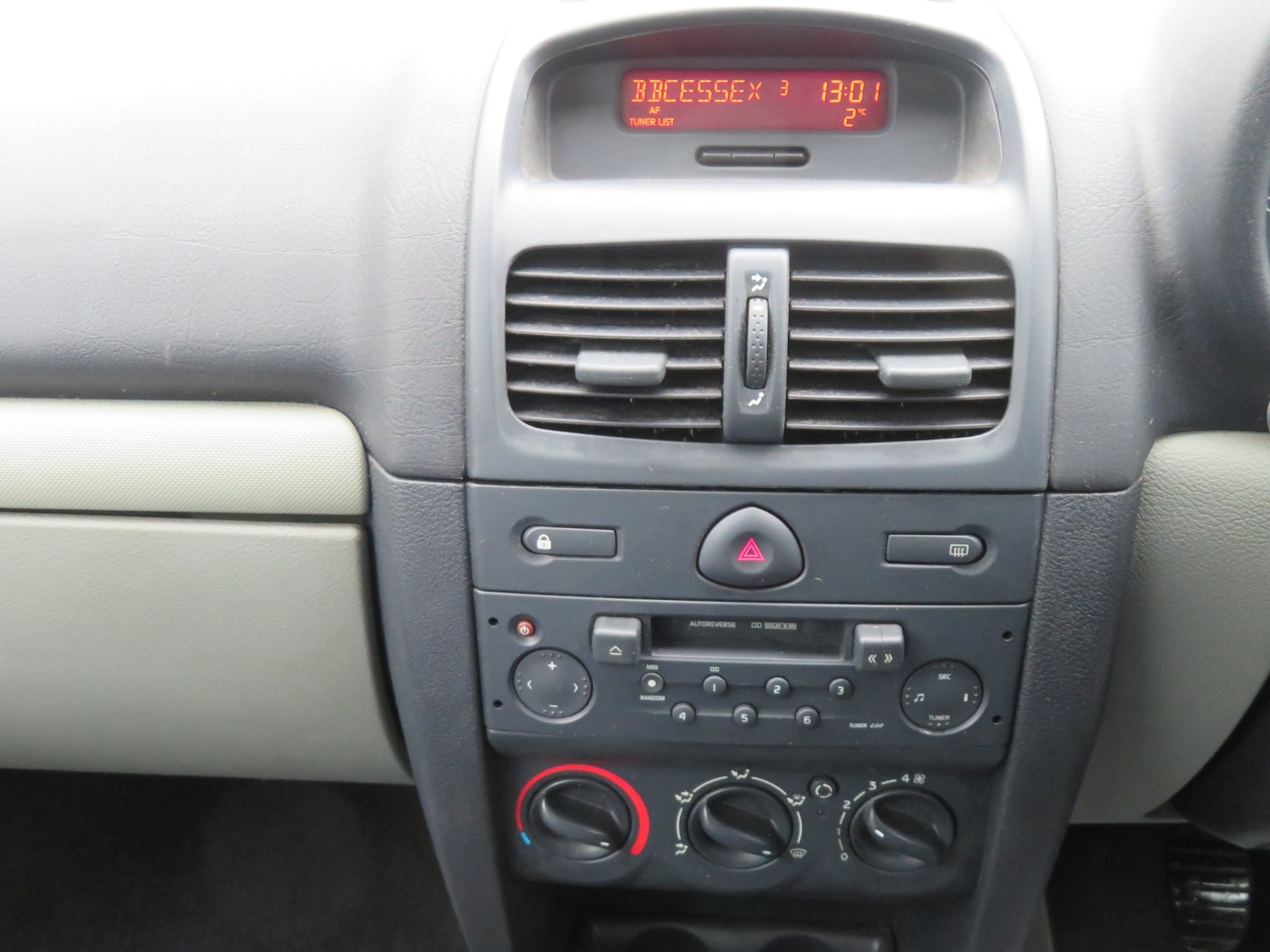 Used Renault Clio 2002 for sale - 77213665: Photo 13