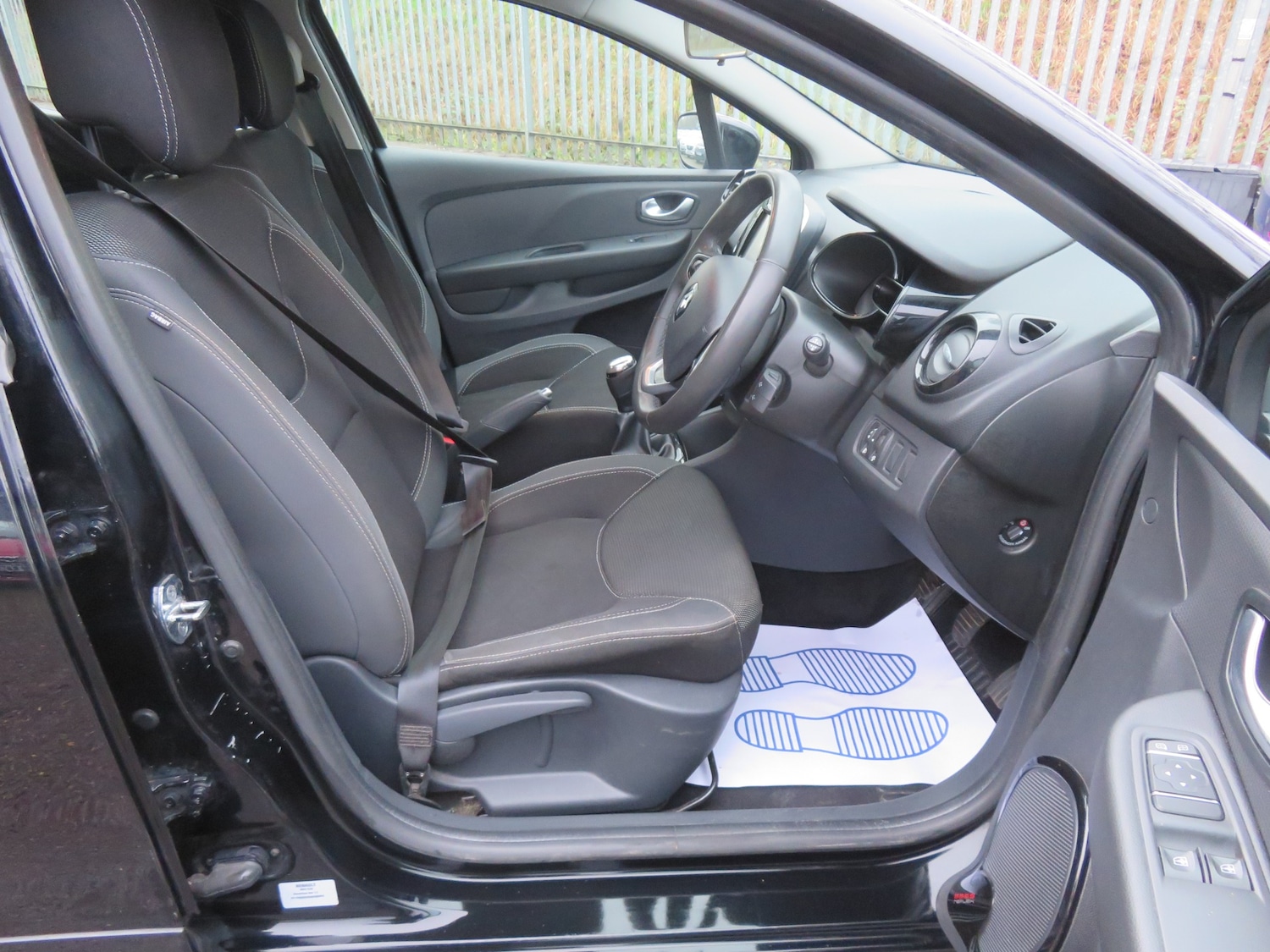 Used Renault Clio 2017 for sale - 77319878: Photo 10