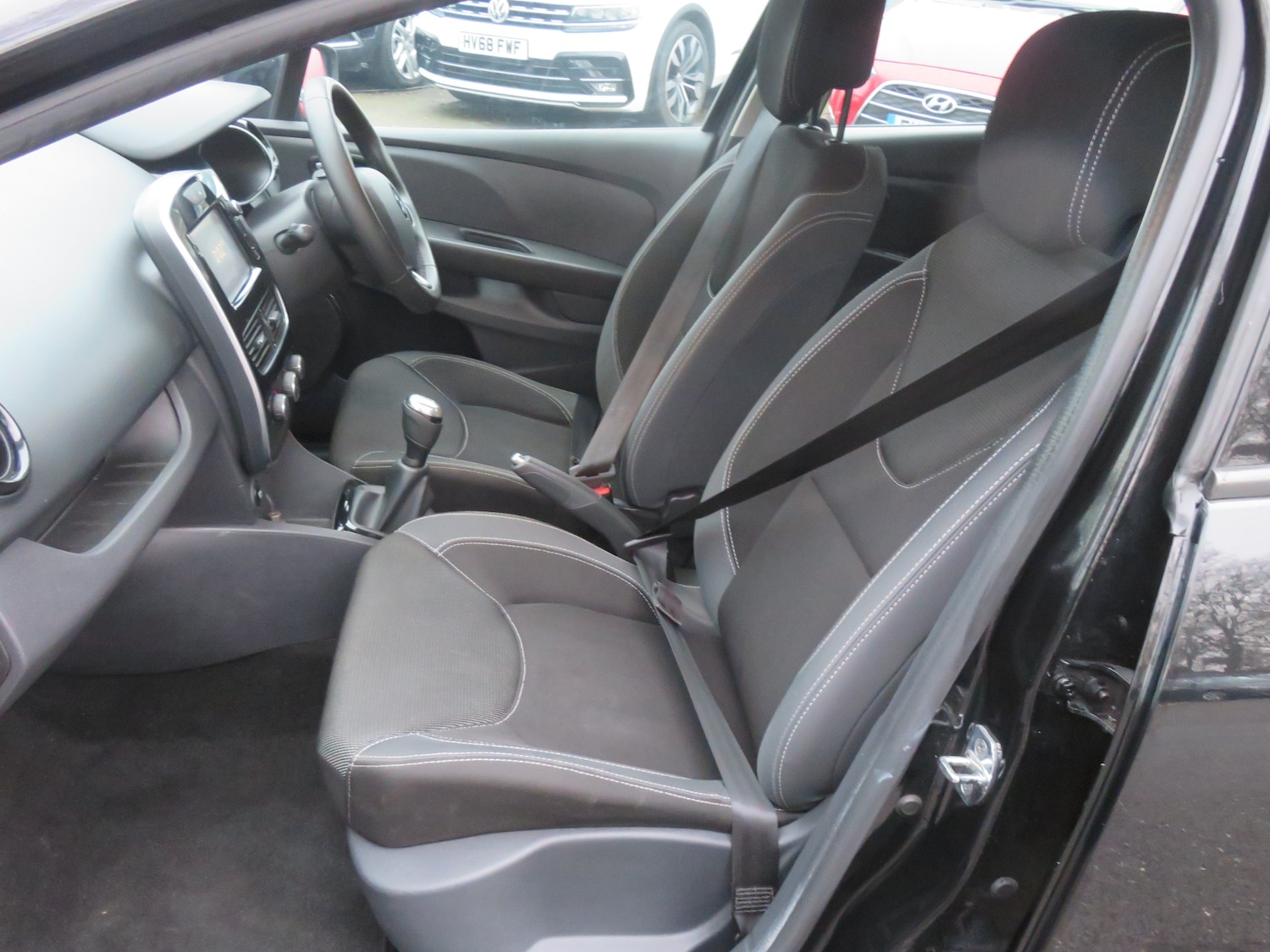 Used Renault Clio 2017 for sale - 77319878: Photo 11