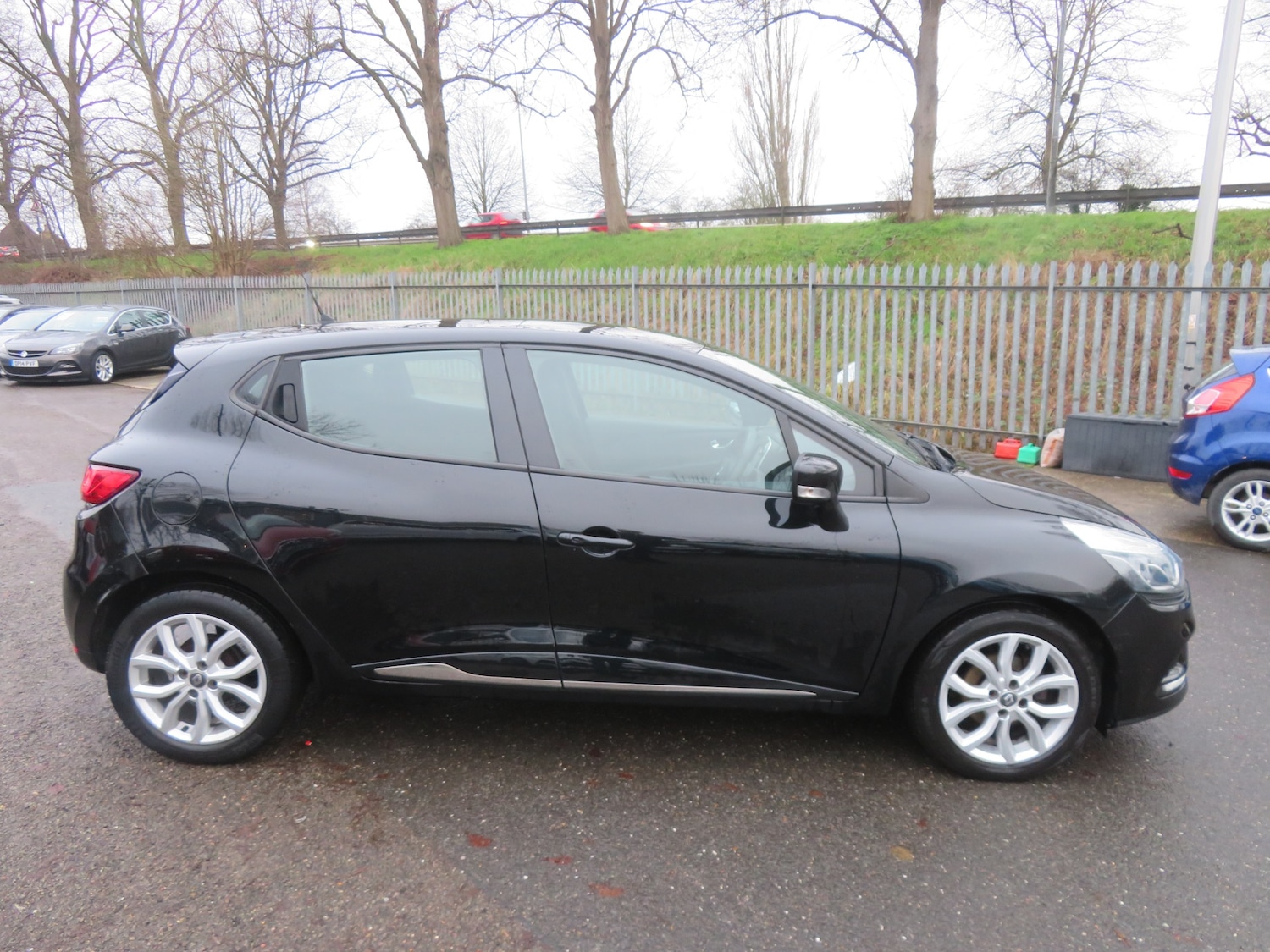 Used Renault Clio 2017 for sale - 77319878: Photo 3