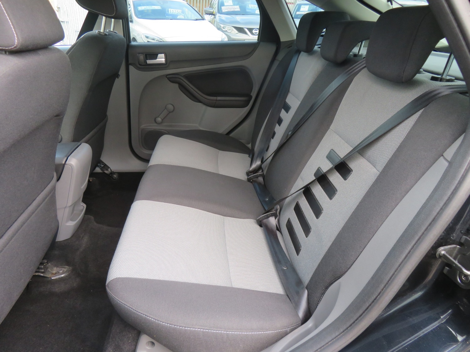 Used Ford Focus 2010 for sale - 77643960: Photo 11