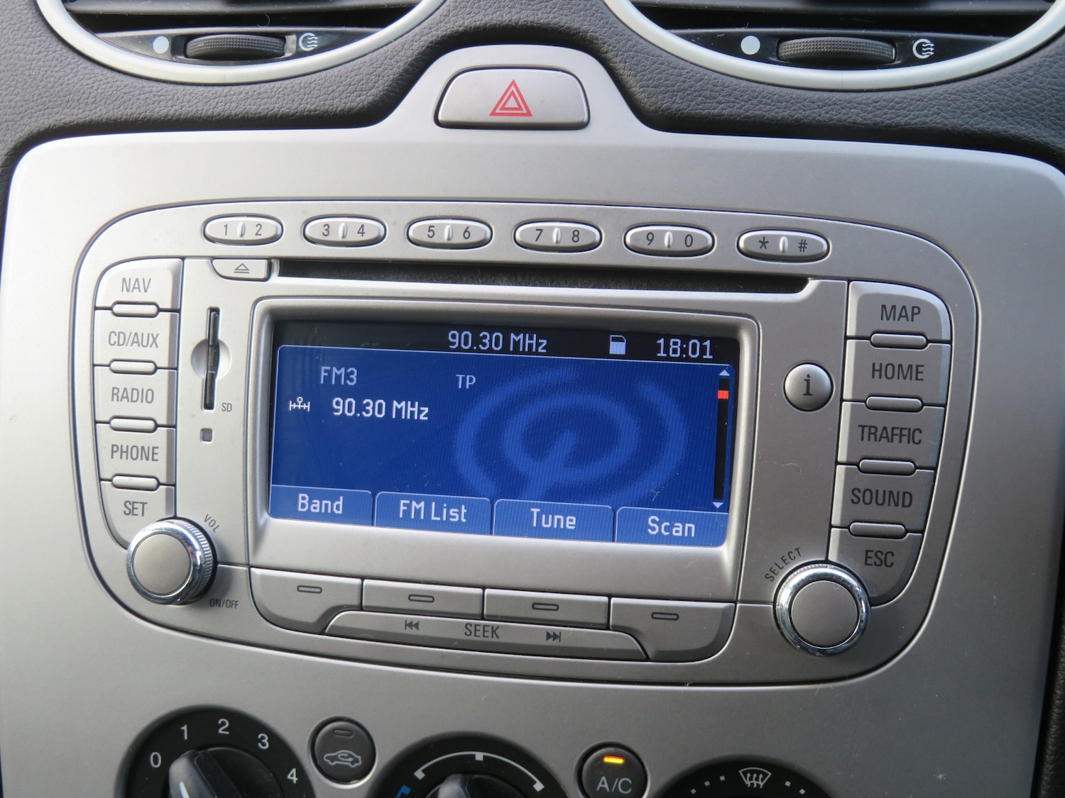 Used Ford Focus 2010 for sale - 77643960: Photo 16