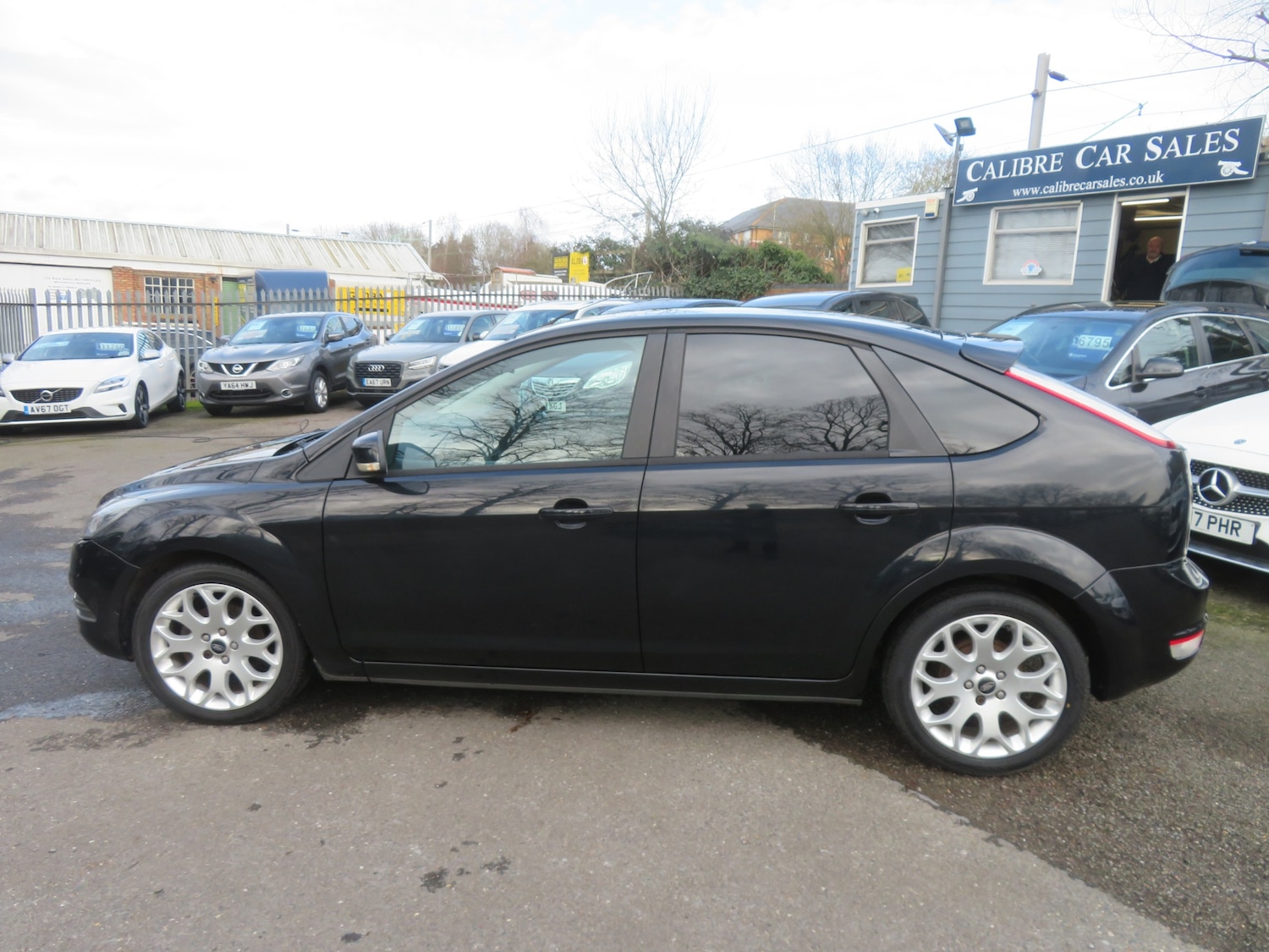 Used Ford Focus 2010 for sale - 77643960: Photo 7