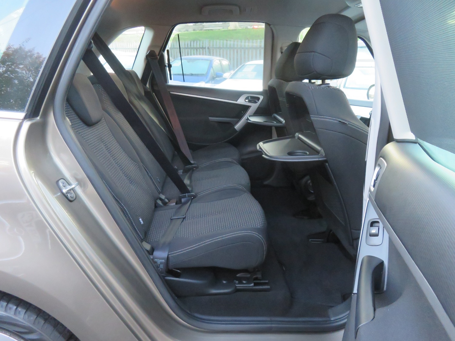 Used Citroen C4 Picasso 2011 for sale - 76792670: Photo 11