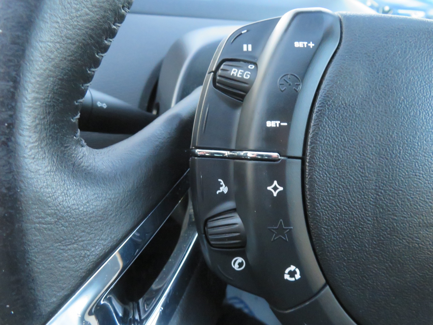 Used Citroen C4 Picasso 2011 for sale - 76792670: Photo 27