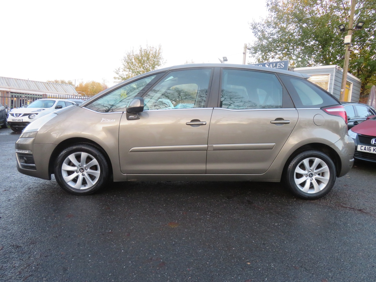 Used Citroen C4 Picasso 2011 for sale - 76792670: Photo 4