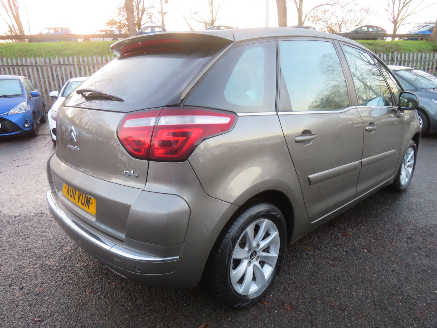 Used Citroen C4 Picasso 2011 for sale - 76792670: Photo 5