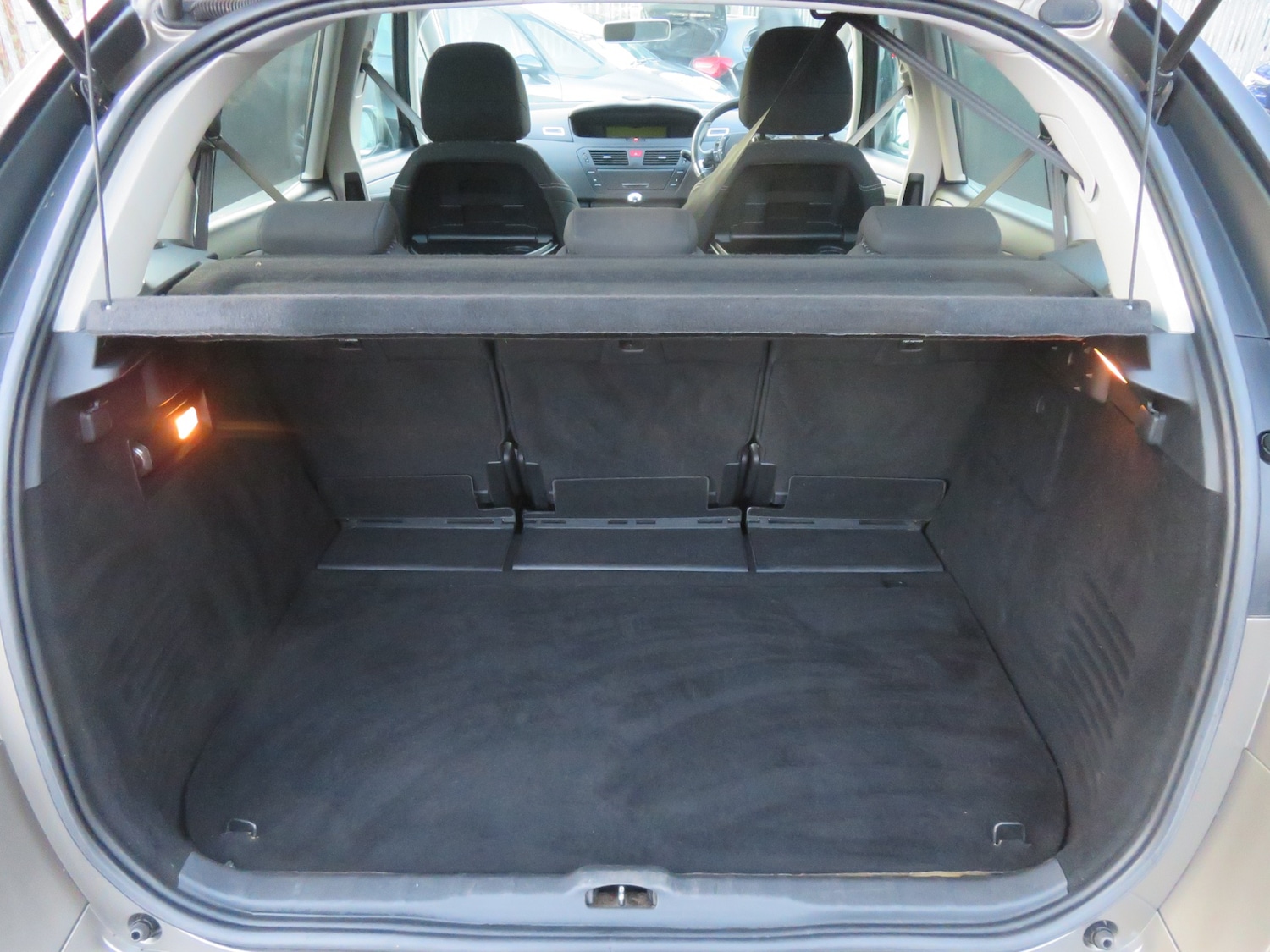 Used Citroen C4 Picasso 2011 for sale - 76792670: Photo 8