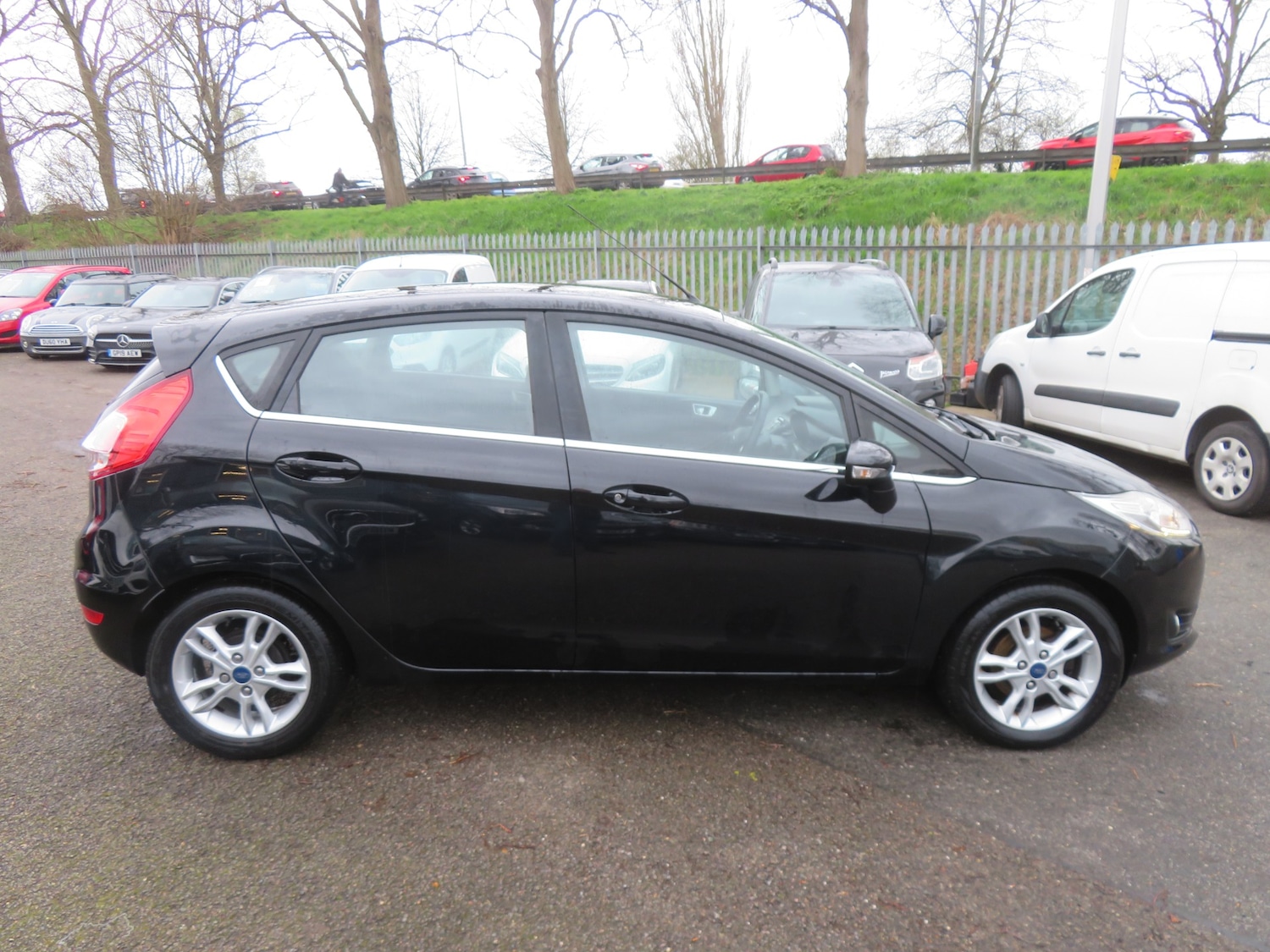 Used Ford Fiesta 2016 for sale - 77906851: Photo 3