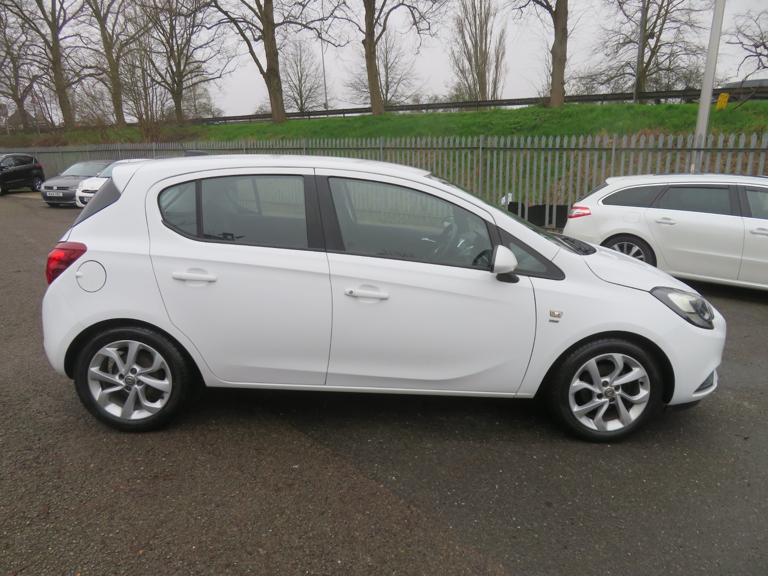 Used Vauxhall Corsa 2016 for sale - 77797820: Photo 3